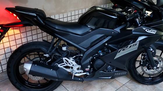 YAMAHA YZF R15 